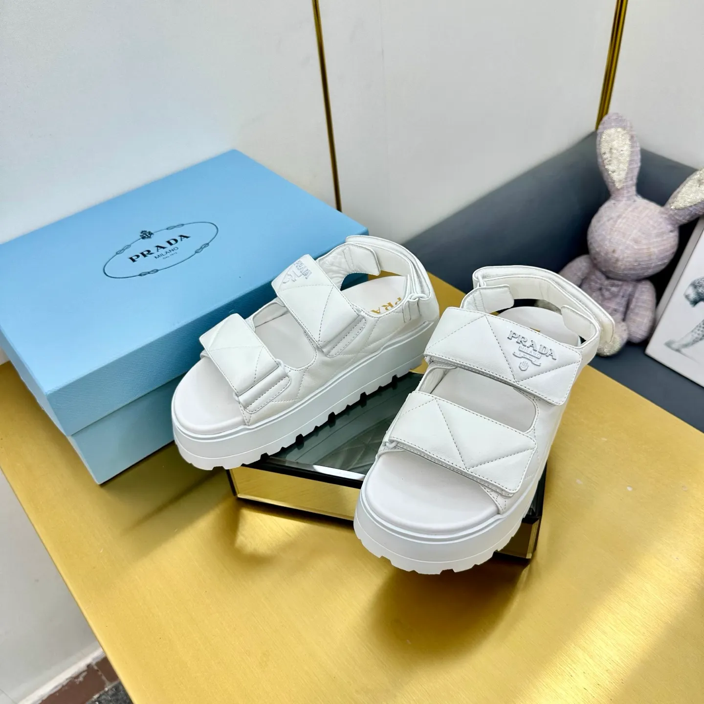 👟👟Ex-factory price 480👟👟 Women's Shoes Women's Clothing Highest Edition Prada New Thick Sole Casual Sports Shoes This sports shoe continues the timeless silhouette and is a new classic item. Crafted from leather to enhance style. The style is light, with a triangle buckle logo and a 5CM thick sole. It is suitable for all seasons and can be matched with all kinds of casual styles. In an era where various styles are full of attention, the most long-term companion and the one that captures people's hearts bit by bit is undoubtedly the white shoe. Fabric: Cowhide Lining: Sheepskin Outsole: Original rubber outsole Sole thickness: 5CM Size 35-41
